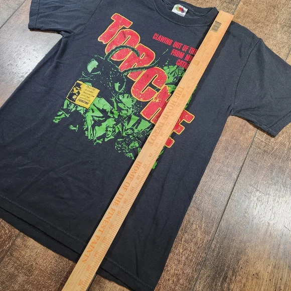 Torche Monster Attack Vintage Single Stitch T-Shirt Size Small Fruit Of The Loom - Picture 5 of 7